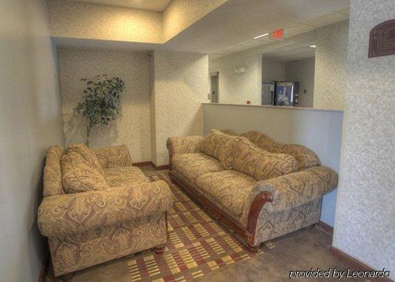 Quality Inn&suites Hotel 2*